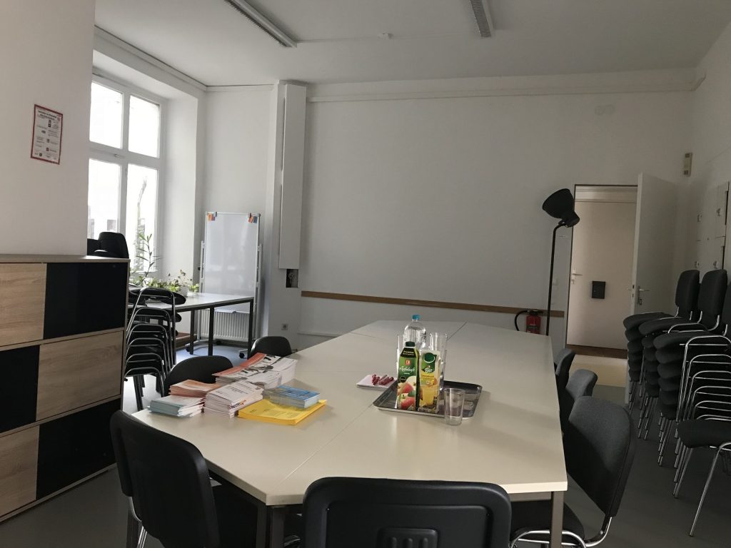 Foto von dem Schulungsraum im Neuköllner EngagementZentrum.
